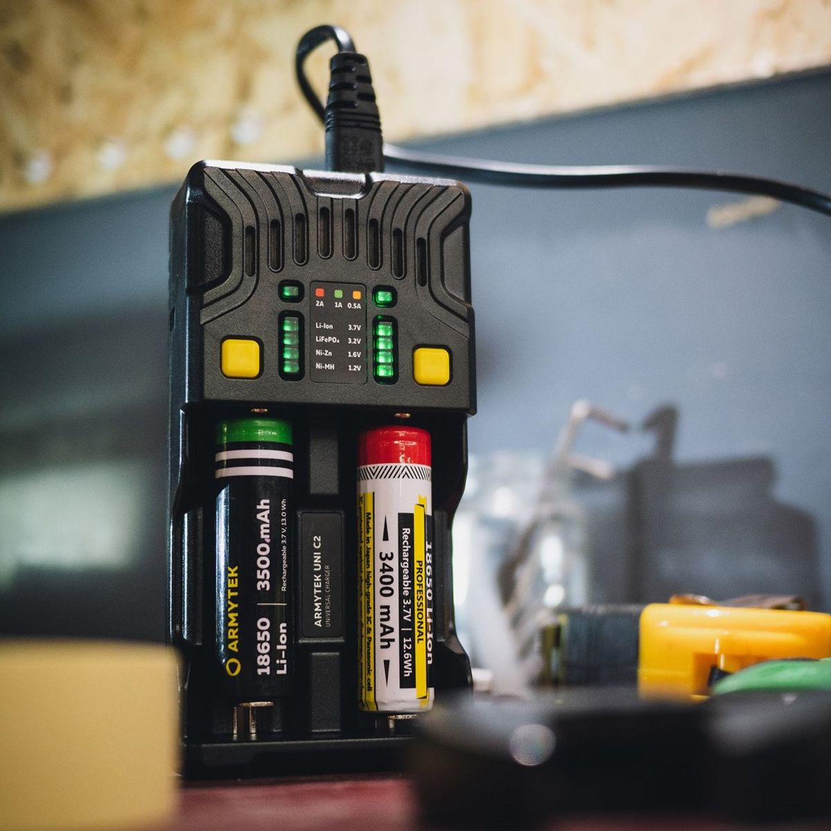 Зарядное устройство Uni C2 Plug Type C Armytek