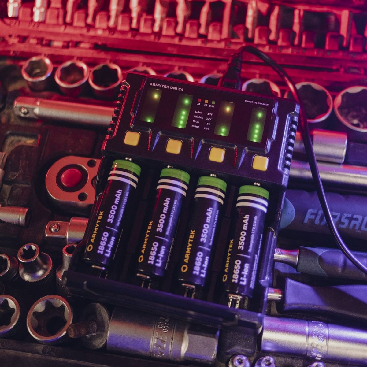 Зарядное устройство Uni C4 Plug Type C Armytek