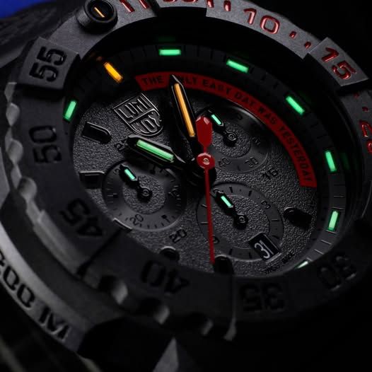 Часы XS.3581.EY Navy SEAL Chronograph Luminox