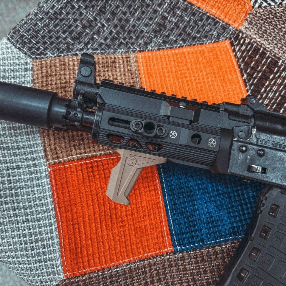 Рукоятка - упор вертикальная M-Lok, стеклонаполненный полиамид Armacon