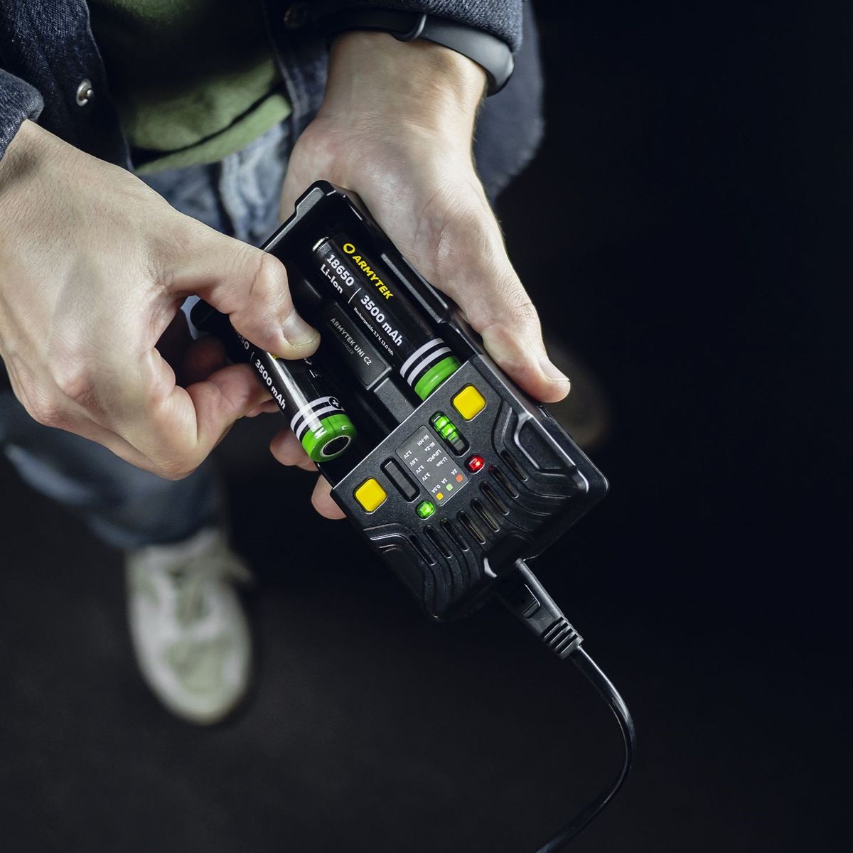 Зарядное устройство Uni C2 Plug Type C Armytek