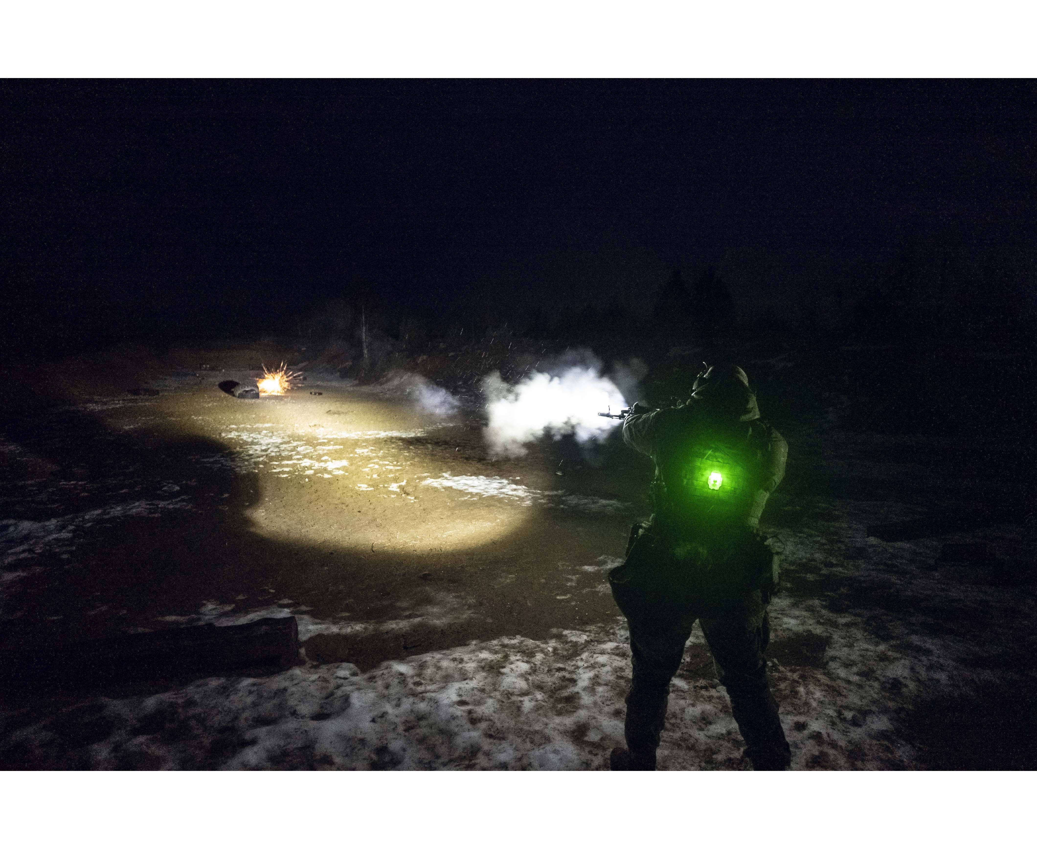 Маяк Crystal Pro IR Grey мультифонарь Armytek