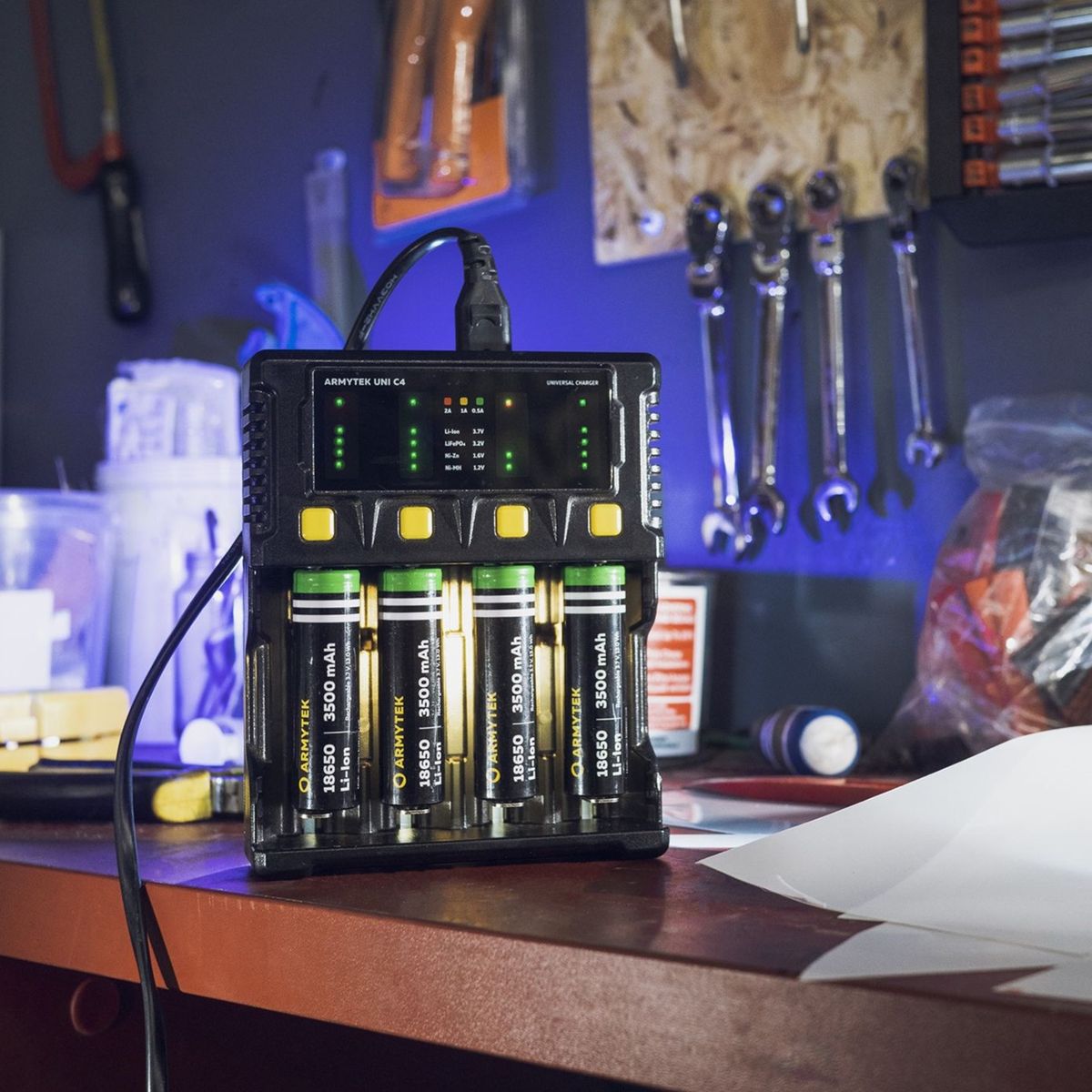 Зарядное устройство Uni C4 Plug Type C Armytek