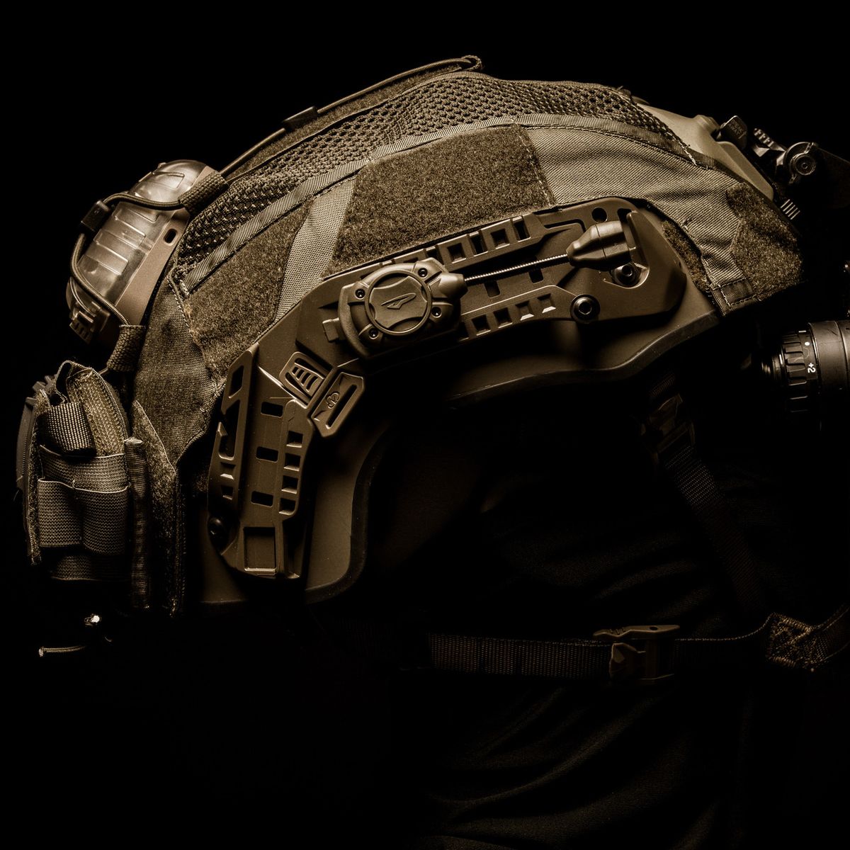 Фонарь тактический SWITCH RGB MPLS Tan Princeton Tec