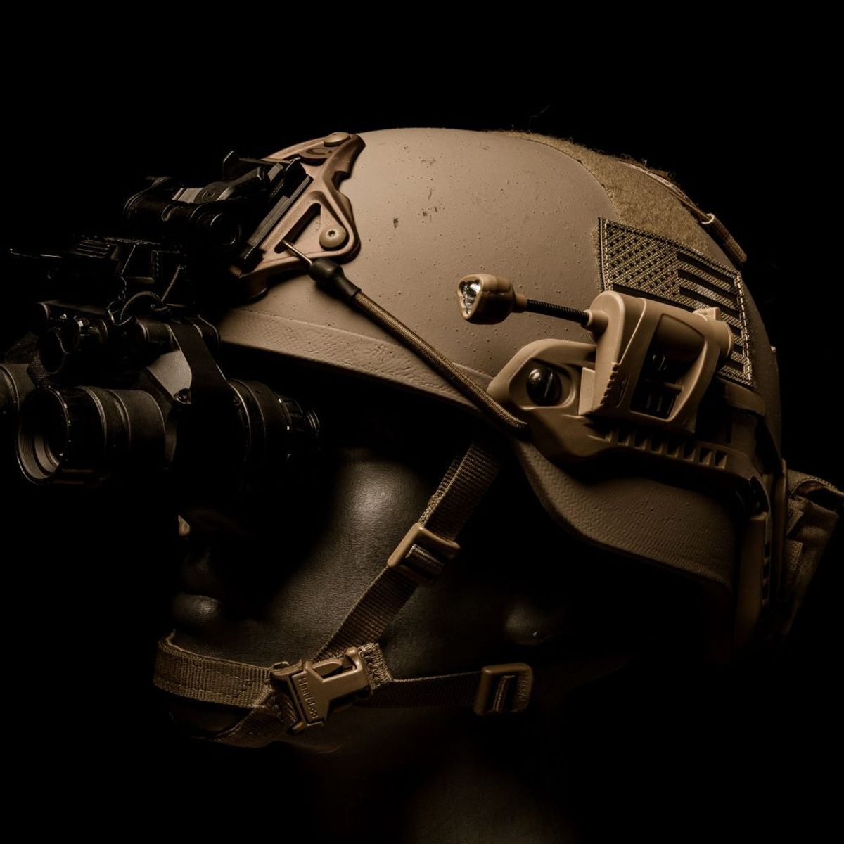 Фонарь тактический CHARGE PRO Tan Princeton Tec